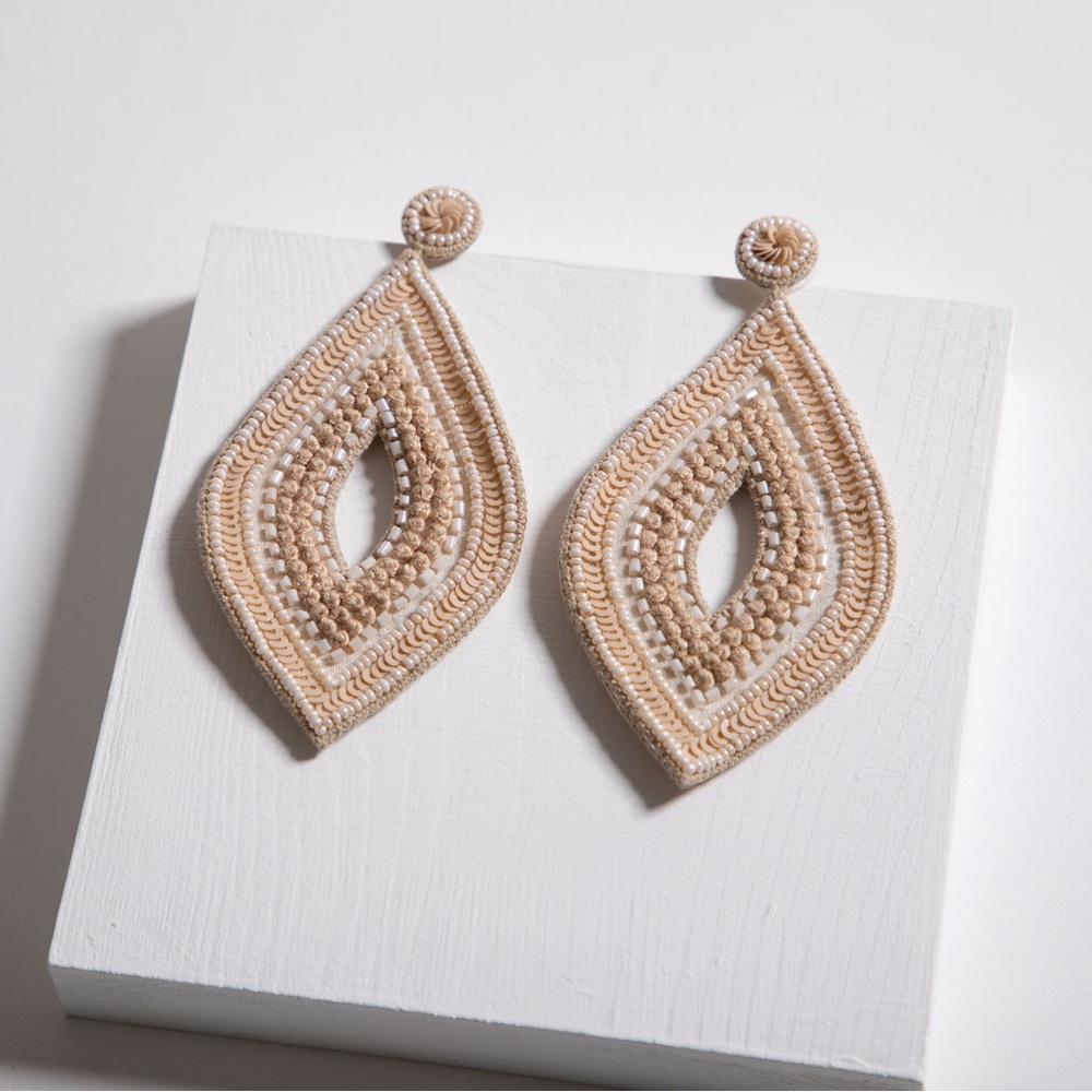 NWOT Lori Weitzner Devi Drop Statement Earrings in Dune Sequins Beads Goddess